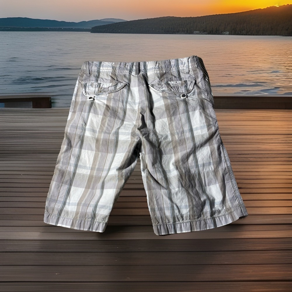 BKE Buckle Mens Shorts Sz 33 Plaid Casual Athletic Flat Front Chino Multicolor